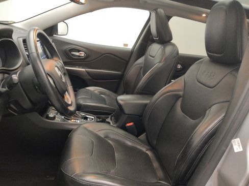 Used 2019 Jeep Cherokee Limited AWD/4WD image 17