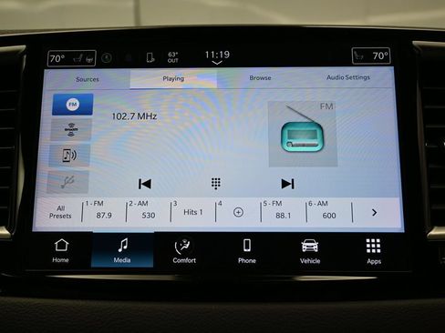 Used 2023 Chrysler Pacifica Touring-L FWD image 32