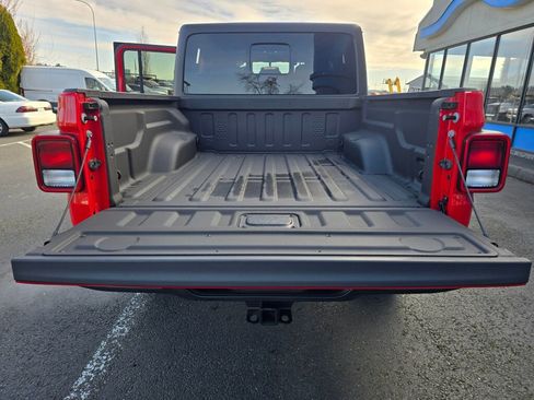 Used 2022 Jeep Gladiator Sport image 13