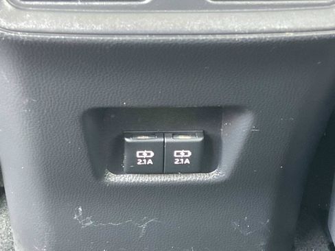 Used 2020 Toyota RAV4 XLE w/ Convenience Package AWD/4WD image 17