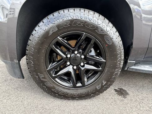Used 2018 Chevrolet Suburban LT AWD/4WD image 28