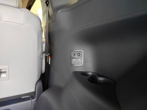 New 2026 Toyota Sienna XLE image 18