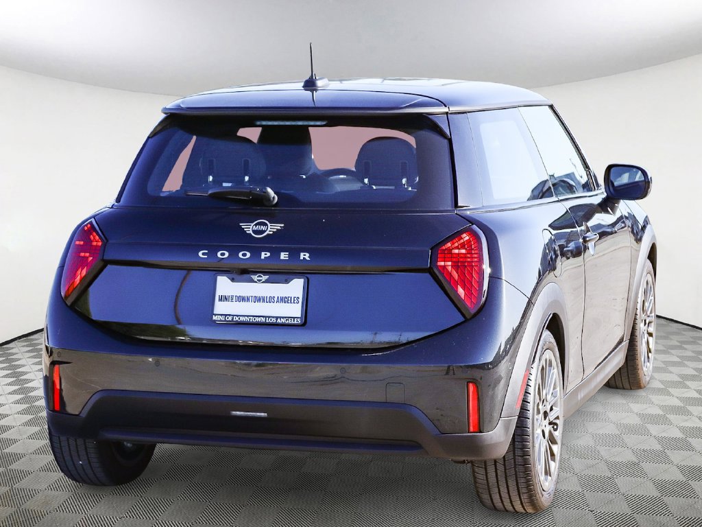 Used 2026 MINI Cooper 2-Door Hardtop FWD image 5