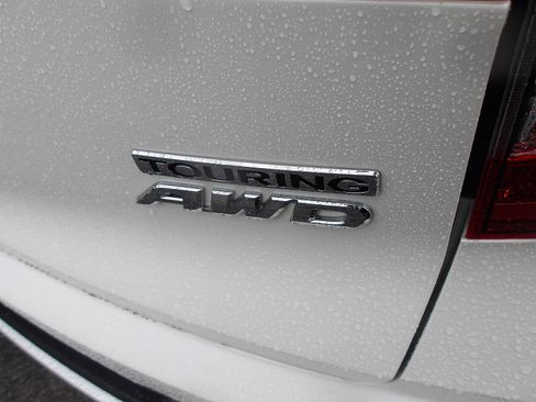 Used 2019 Honda Pilot Touring image 9