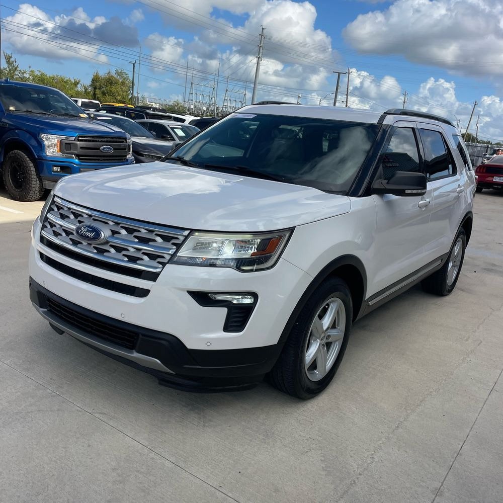 Used 2019 Ford Explorer XLT w/ Equipment Group 202A FWD image 2
