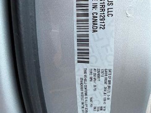 Used 2024 Chrysler Pacifica Touring-L FWD image 24