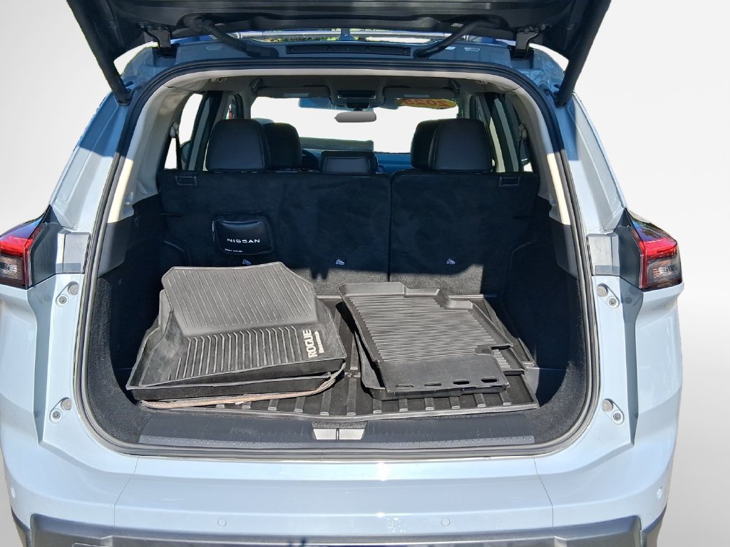 Used 2025 Nissan Rogue SV AWD/4WD image 25