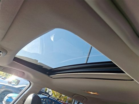 Certified 2022 Subaru Outback Limited XT image 15