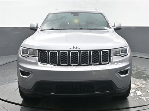 Used 2018 Jeep Grand Cherokee Laredo image 1