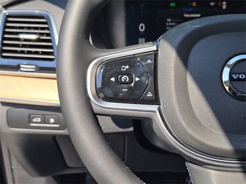 Certified 2025 Volvo XC90 T8 Plus w/ Protection Package Premier image 30