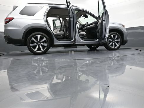 Certified 2023 Honda Pilot Touring image 54