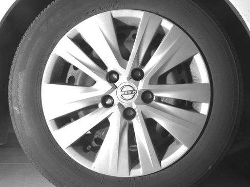 Used 2025 Nissan Sentra S image 12