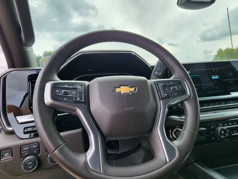 Certified 2025 Chevrolet Silverado 3500 LTZ w/ LTZ Premium Package image 14