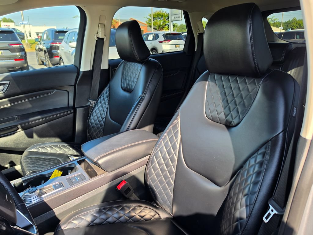Used 2024 Ford Edge Titanium AWD/4WD image 11