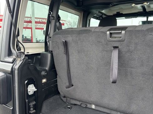 Used 2023 Jeep Wrangler Sport S image 22