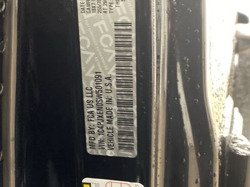 Used 2025 Jeep Wrangler Sahara image 29