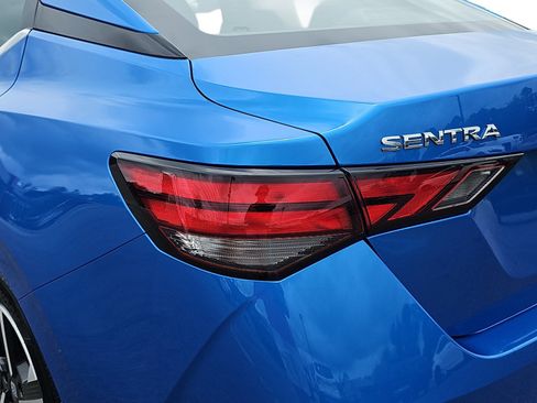 Used 2025 Nissan Sentra SV FWD image 30