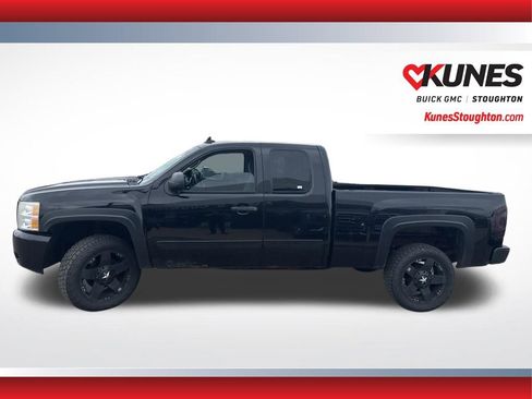 Used 2009 Chevrolet Silverado 1500 LT w/ Power Pack Plus AWD/4WD image 4