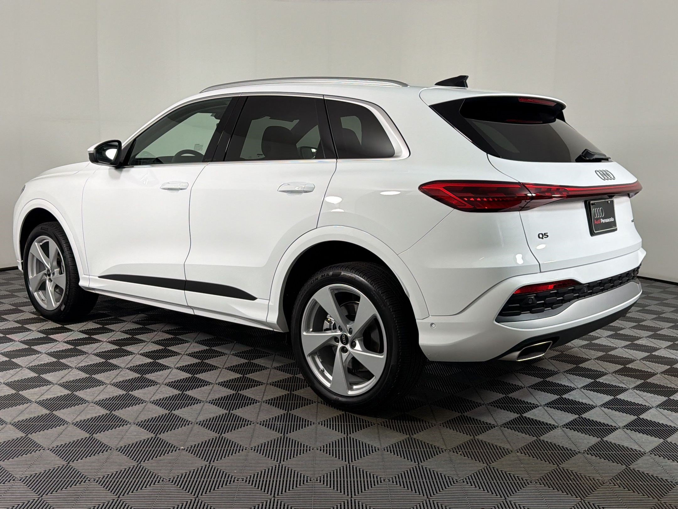 New 2026 Audi Q5 Premium Plus AWD/4WD image 2