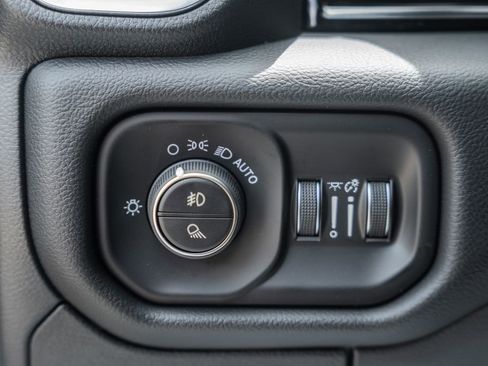 New 2026 RAM 1500 Laramie AWD/4WD image 46