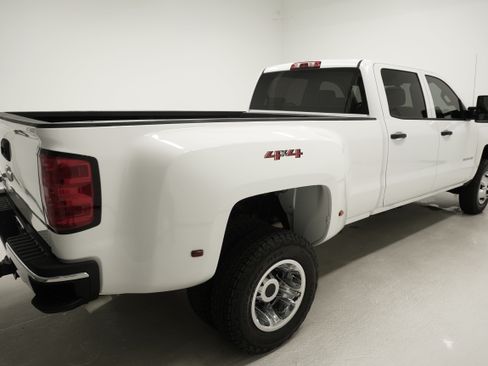 Used 2018 Chevrolet Silverado 3500 W/T w/ WT Fleet Convenience Package AWD/4WD image 3