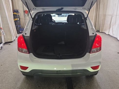 Used 2019 Chevrolet Trax LS FWD image 3