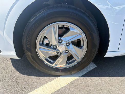 New 2026 Hyundai Elantra SE FWD image 12