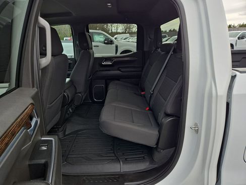Used 2022 GMC Sierra 1500 SLE AWD/4WD image 4