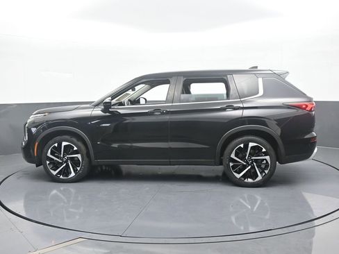 Used 2022 Mitsubishi Outlander SE image 3