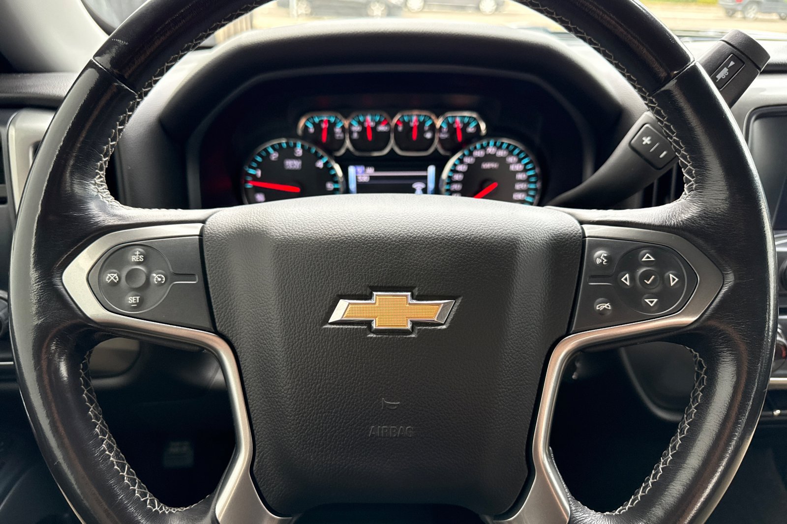 Used 2018 Chevrolet Silverado 1500 LT w/ LT Eassist Package AWD/4WD image 22
