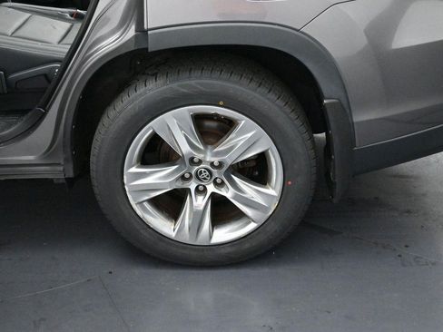 Used 2019 Toyota Highlander Limited AWD/4WD image 42