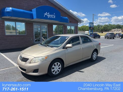 Used 2010 Toyota Corolla LE FWD image 1