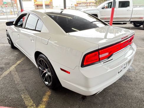 Used 2012 Dodge Charger SE image 5