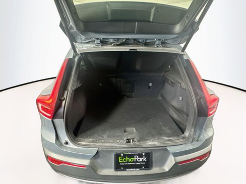 Used 2020 Volvo XC40 T4 Momentum FWD image 26