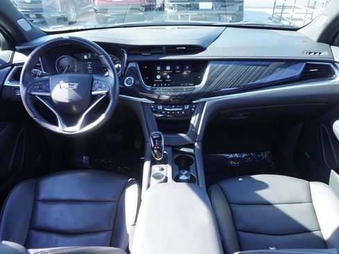 Certified 2025 Cadillac XT6 Premium Luxury image 12