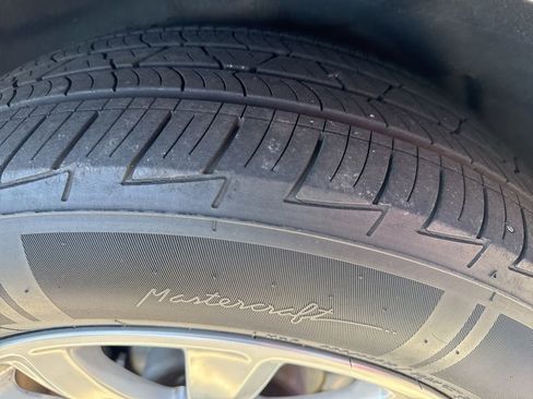 Used 2020 Buick Envision Essence image 8