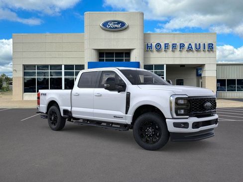 New 2026 Ford F250 Lariat w/ Black Appearance Package image 7