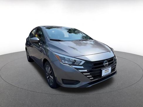 Used 2025 Nissan Versa SV FWD image 3