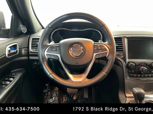 Used 2017 Jeep Grand Cherokee Altitude image 12