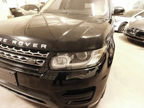 Used 2017 Land Rover Range Rover Sport SE image 11