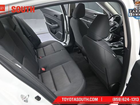 Used 2025 Nissan Altima 2.5 SV FWD image 27