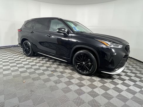 Used 2023 Toyota Highlander L image 7