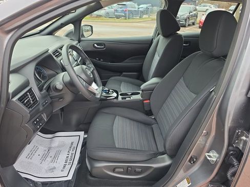 Used 2024 Nissan Leaf SV Plus image 9
