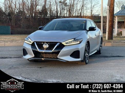 Used 2020 Nissan Maxima 3.5 SV w/ Floor Mat Group FWD image 3