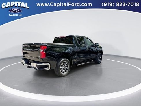 Used 2022 Chevrolet Silverado 1500 LT w/ Z71 Off-Road Package image 8