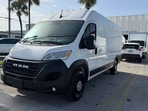 Used 2023 RAM ProMaster 3500 w/ Driver Convenience Group FWD image 2
