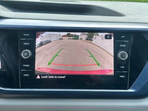 Used 2023 Volkswagen Taos SE w/ Panoramic Sunroof Package AWD/4WD image 16
