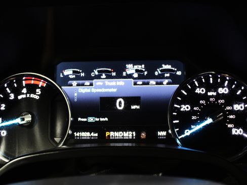 Used 2019 Ford F350 Lariat w/ Lariat Value Package AWD/4WD image 13