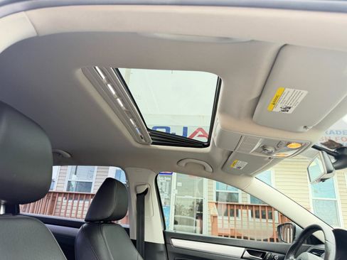 Used 2013 Volkswagen Passat 2.5 SE FWD image 51