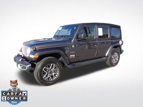 Used 2024 Jeep Wrangler Sahara image 4